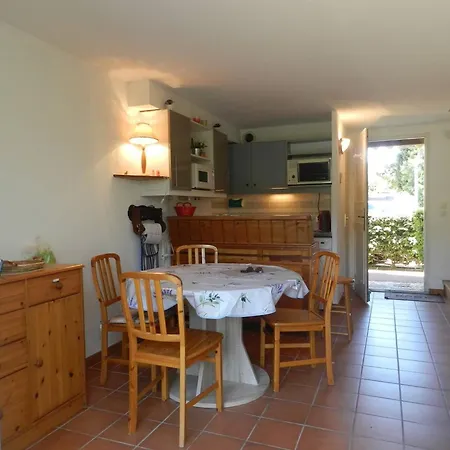 Duplex Climatise 2 Avec Piscine Et Parking - *